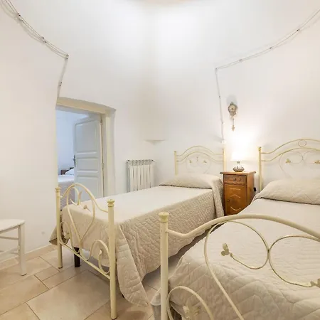 Trullo Paradise Pool 洛科罗通多