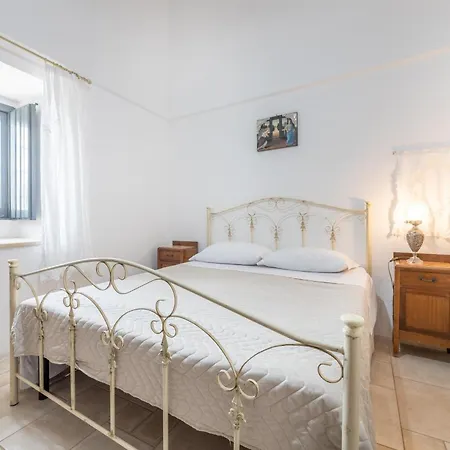 Trullo Paradise Pool * 洛科罗通多