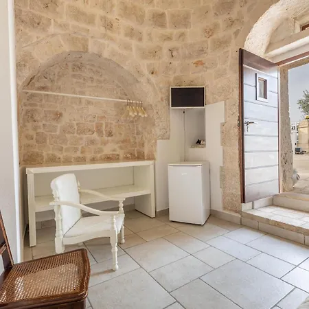 Trullo Paradise Pool 度假居 *