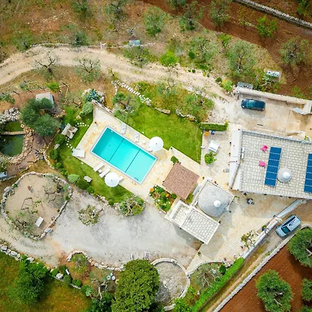 Trullo Paradise Pool 度假居 *