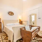 Trullo Paradise Pool Locorotondo