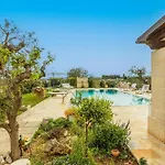 Trullo Paradise Pool Tatil Evi *