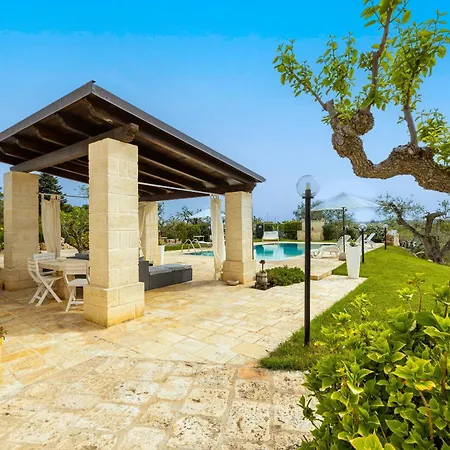 Trullo Paradise Pool Hébergement de vacances *